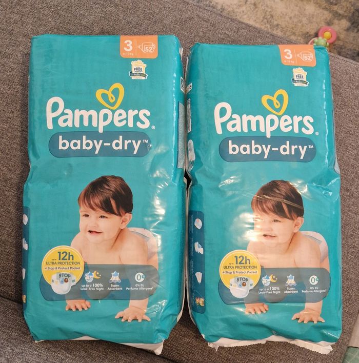 Couches pampers baby dry taille 3