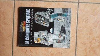 Livre " La Conquête Spatiale " d'Alex Barnett