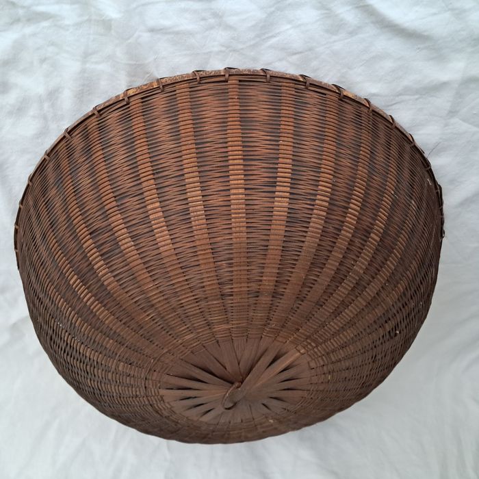 Grande cloche pour plat diamètre 54 cm en osier roseau du Laos - photo numéro 3