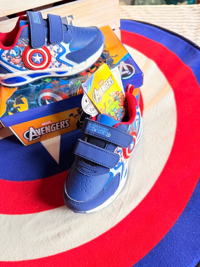 Chaussure lumineuse Marvel - photo numéro 6