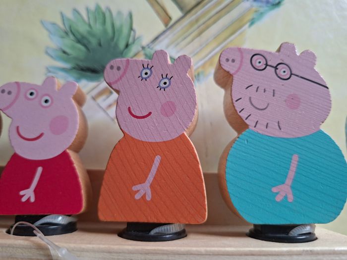 Peppa pig - 4 personnages en bois - photo numéro 3