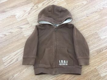 Sweat zippé à capuche