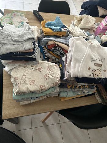 Gros lot vêtements bébé 3 mois