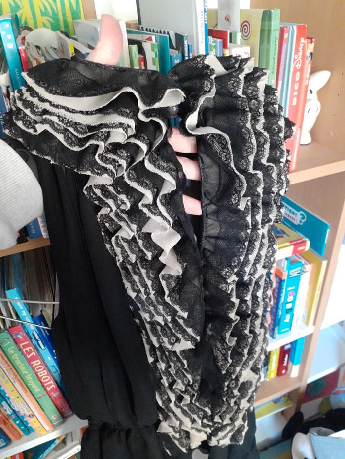 Haut dentelle neuf - photo numéro 2