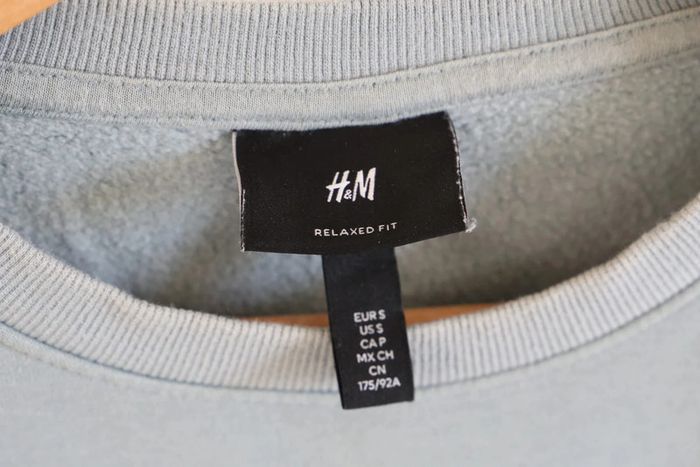 C38 Sweat H&M Taille S - photo numéro 2