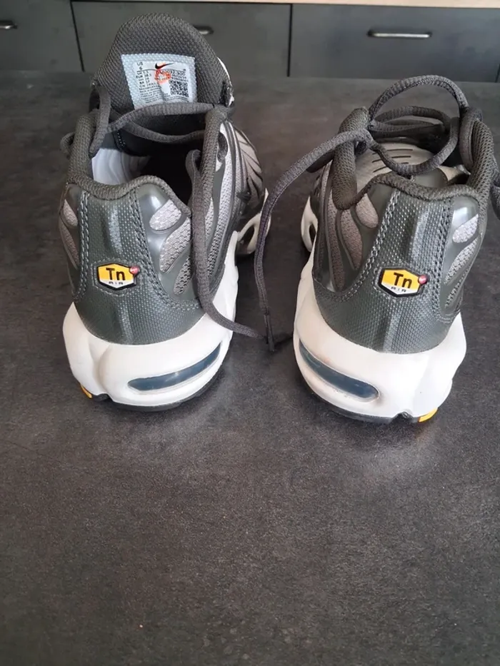 Nike Air Max Plus TN – Requin – Cargo Kaki / Khaki – Vert – Noir – Blanc – 38.5 – Neuf - photo numéro 7