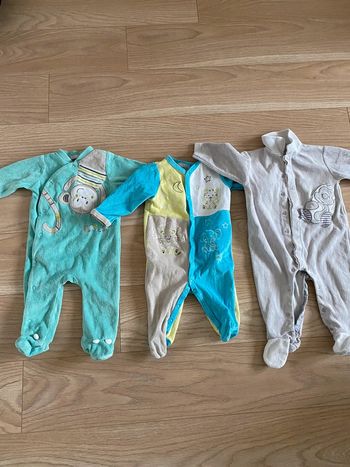 Lot de 3 pyjamas 6 mois gemo très bon etat