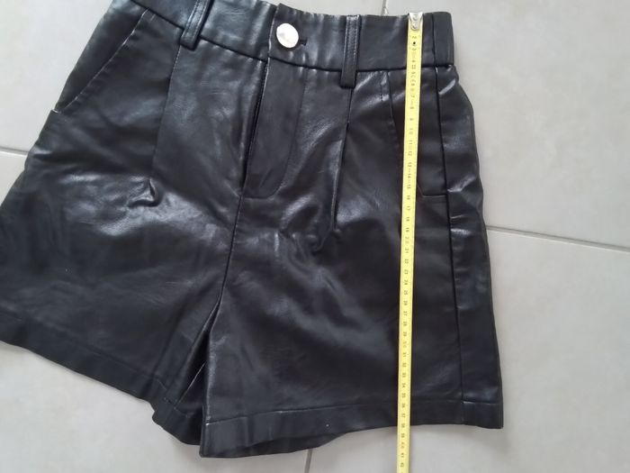 Short femme T XS noire en simili cuir - photo numéro 2