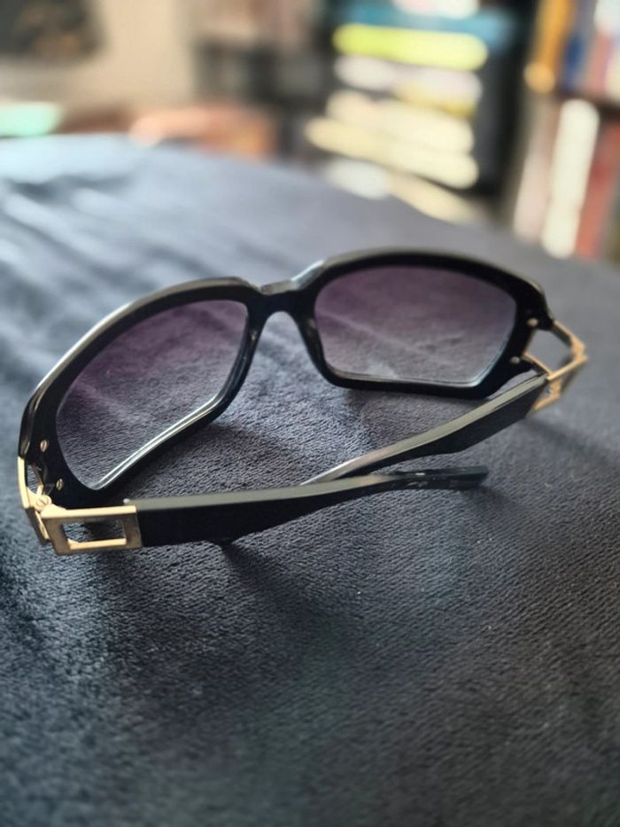Lunettes noires de soleil Boss - photo numéro 2