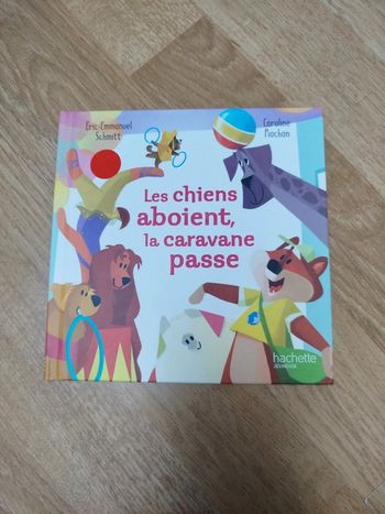 Les chiens aboient quand la caravane passe