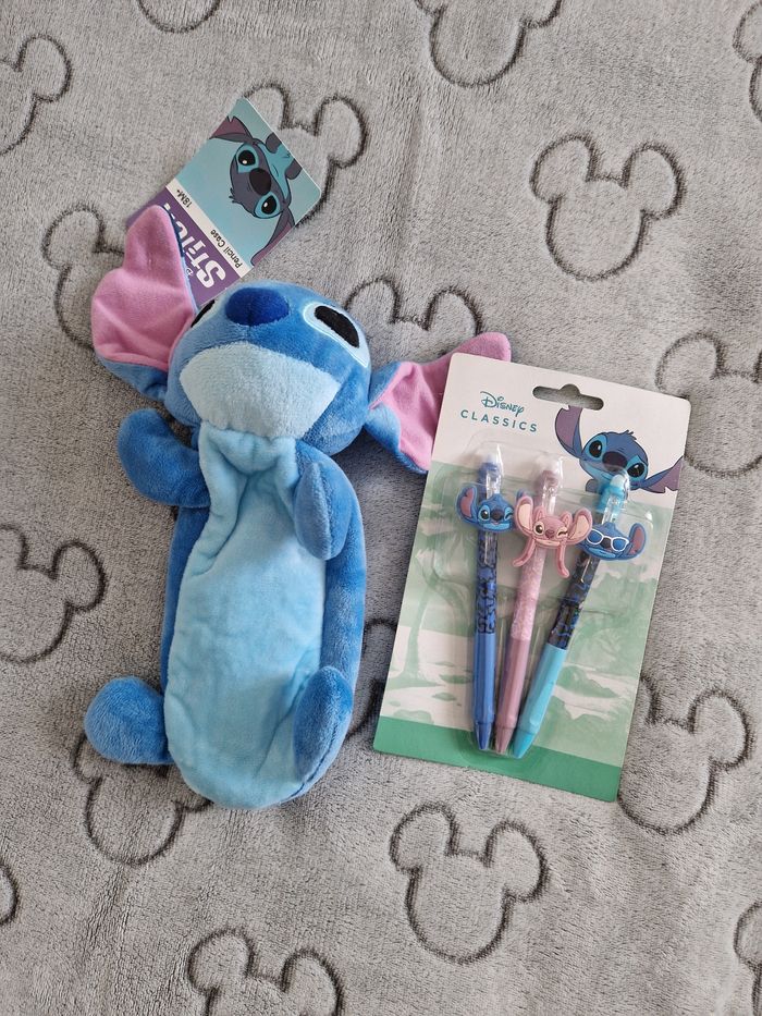 Trousse et stylos stitch