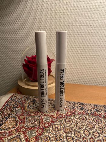 Lot 2 nyx control freak gel sourcils