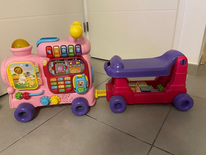 Vtech Trotti train rose.
