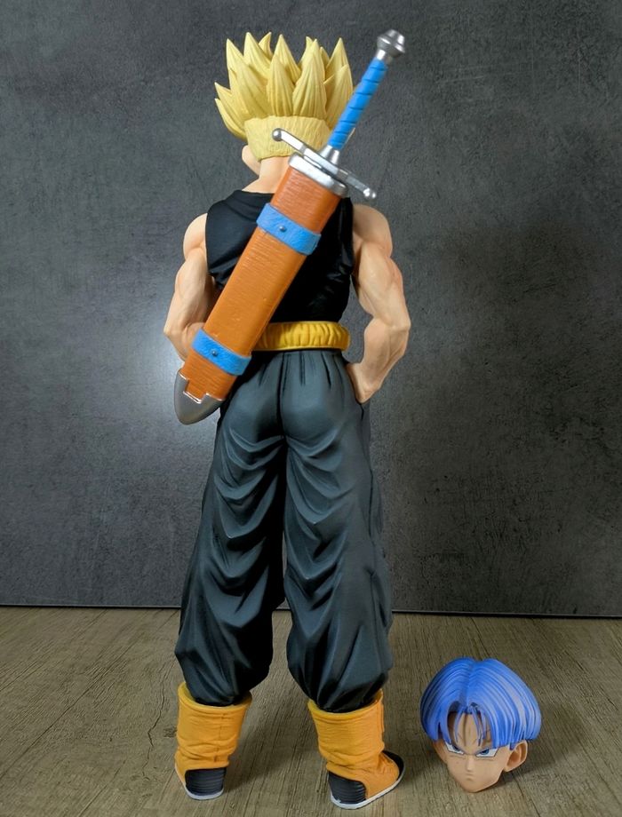 Dragon Ball Z figurine Trunks 2 têtes interchangeables 26CM - photo numéro 3