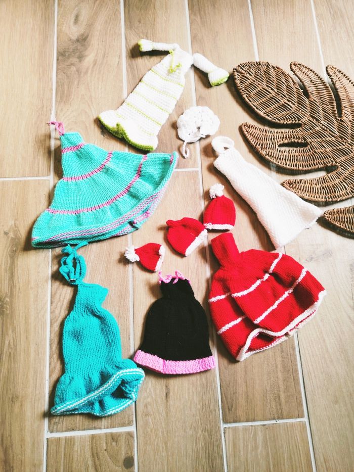 💕Lot de 6 Tenues robes pour barbie en laine vintage (MMS)