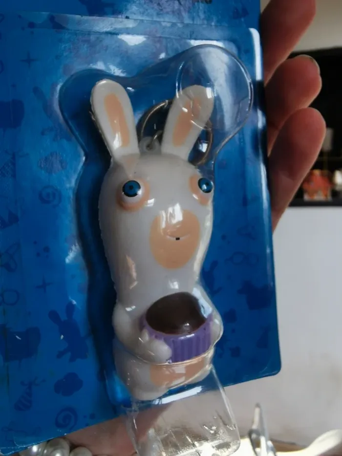 Porte clé lapin crètin anti stress. - photo numéro 5