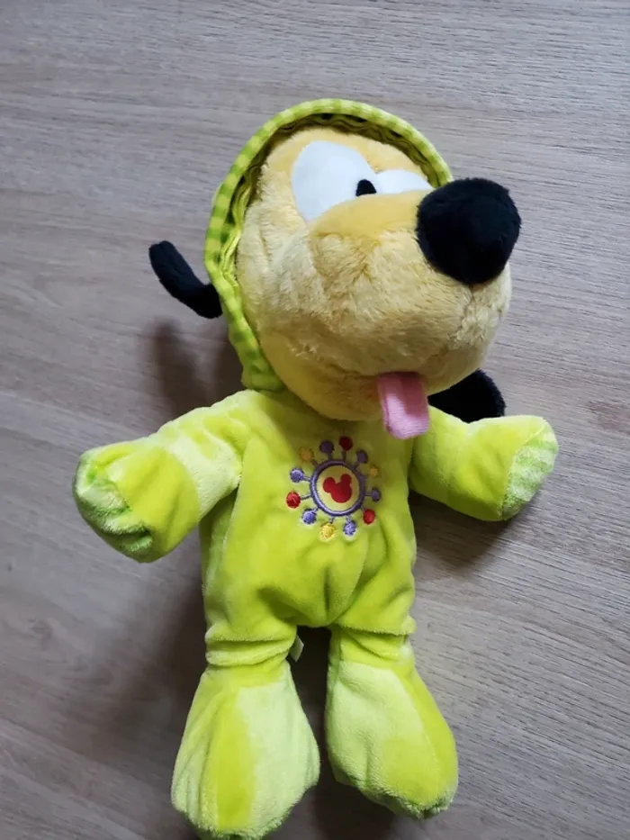 Peluche Disney Pluto bébé