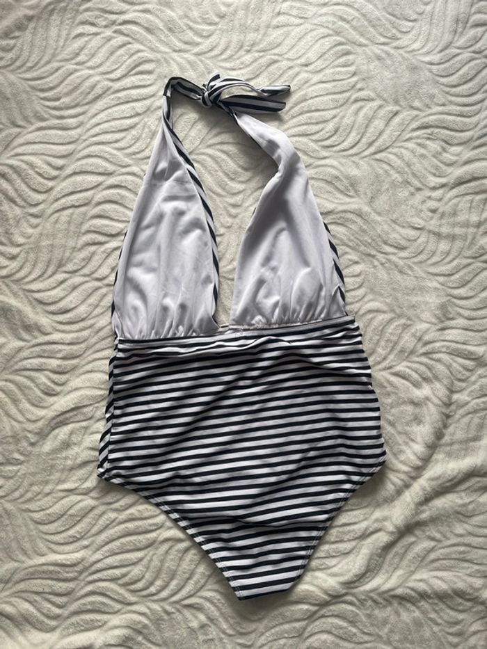 Maillot de bain une pièce a rayure Col V plongeant - photo numéro 2