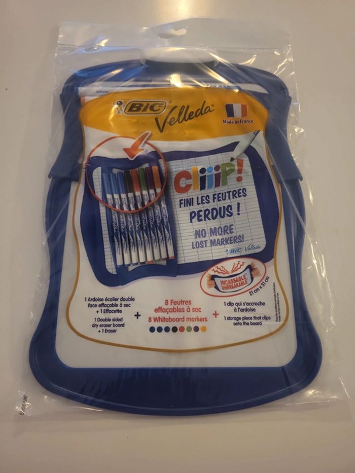 Ardoise velleda avec 8 feutres