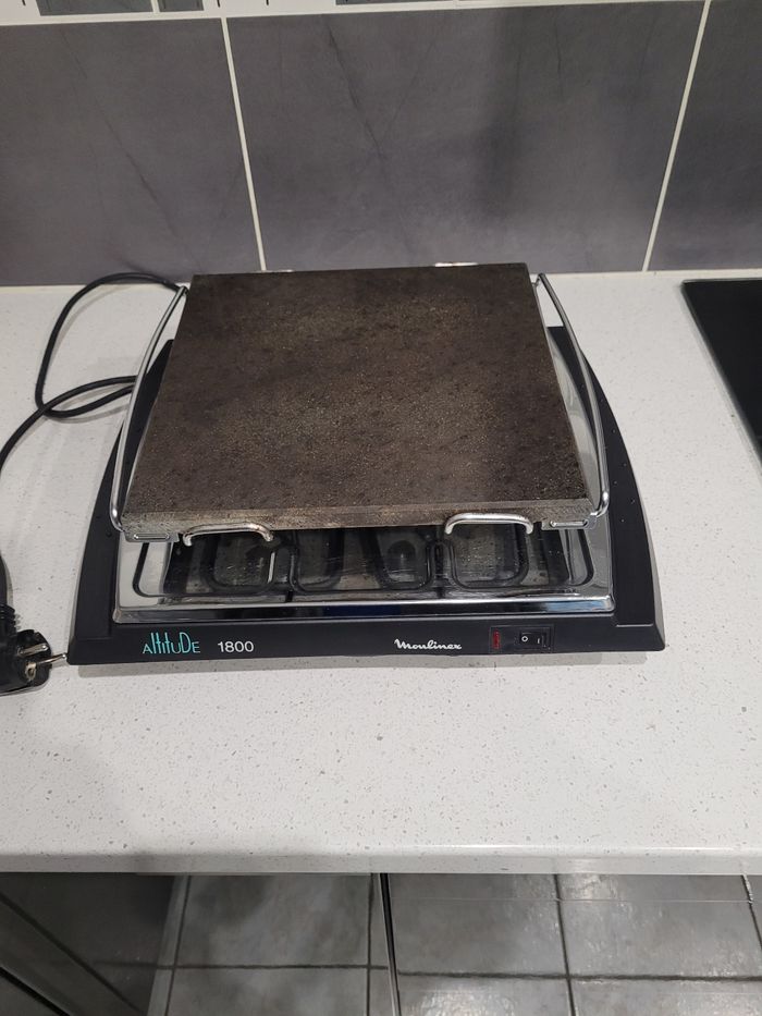 Appareil à raclette. - photo numéro 2