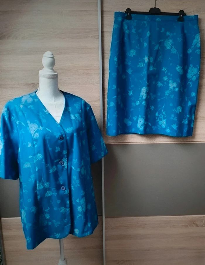 Ensemble jupe + haut.
