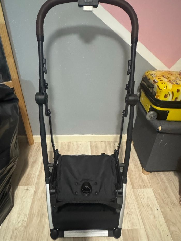 Châssis cybex orféo  + deux roues avant - photo numéro 2