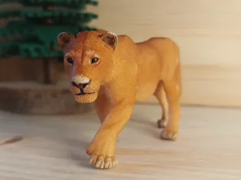 PAPO lionne Figurine Félin Animal de la savane
