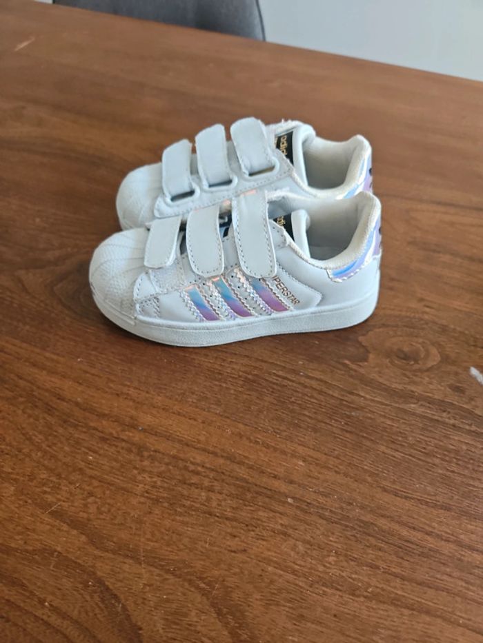 Baskets Adidas pointure 25