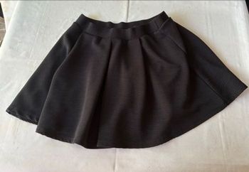 Jolie jupe courte noire 