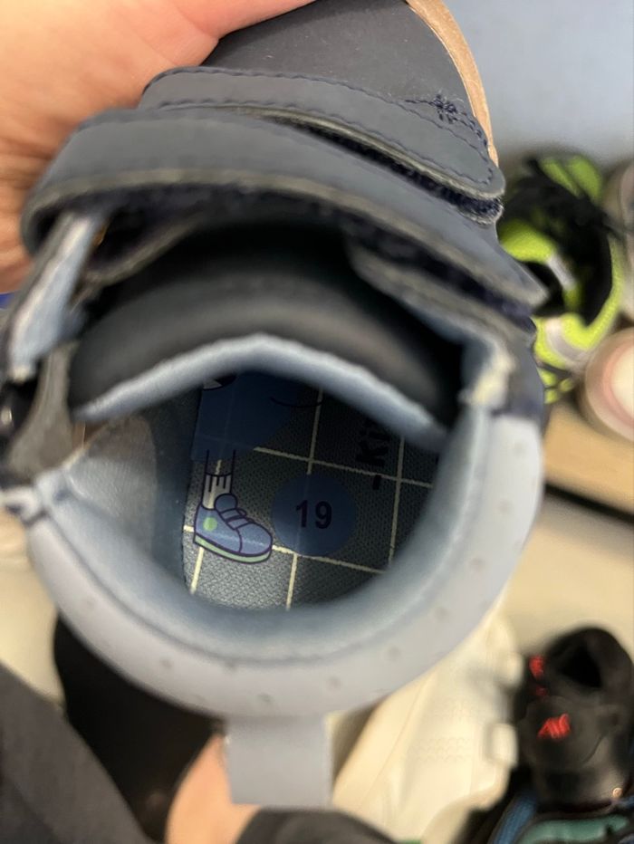 Chaussure taille 19 - photo numéro 3