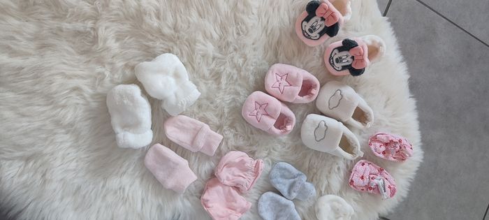 Lot gants et chaussons - photo numéro 2