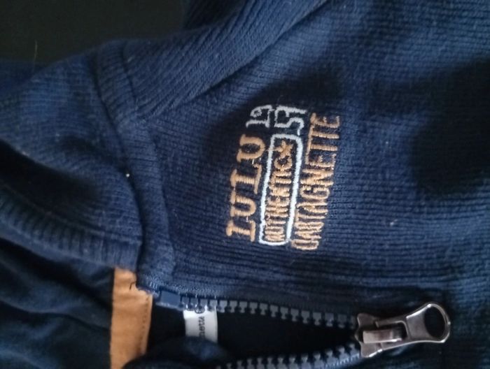 Pull a capuche garçon - photo numéro 2