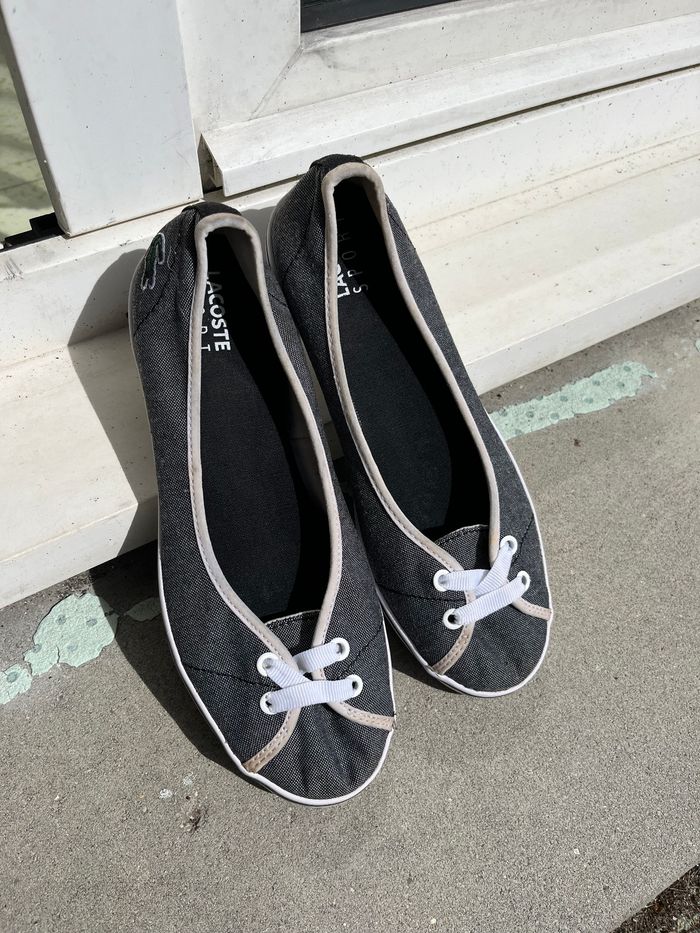 Ballerines Lacoste grises 36 en très bon état