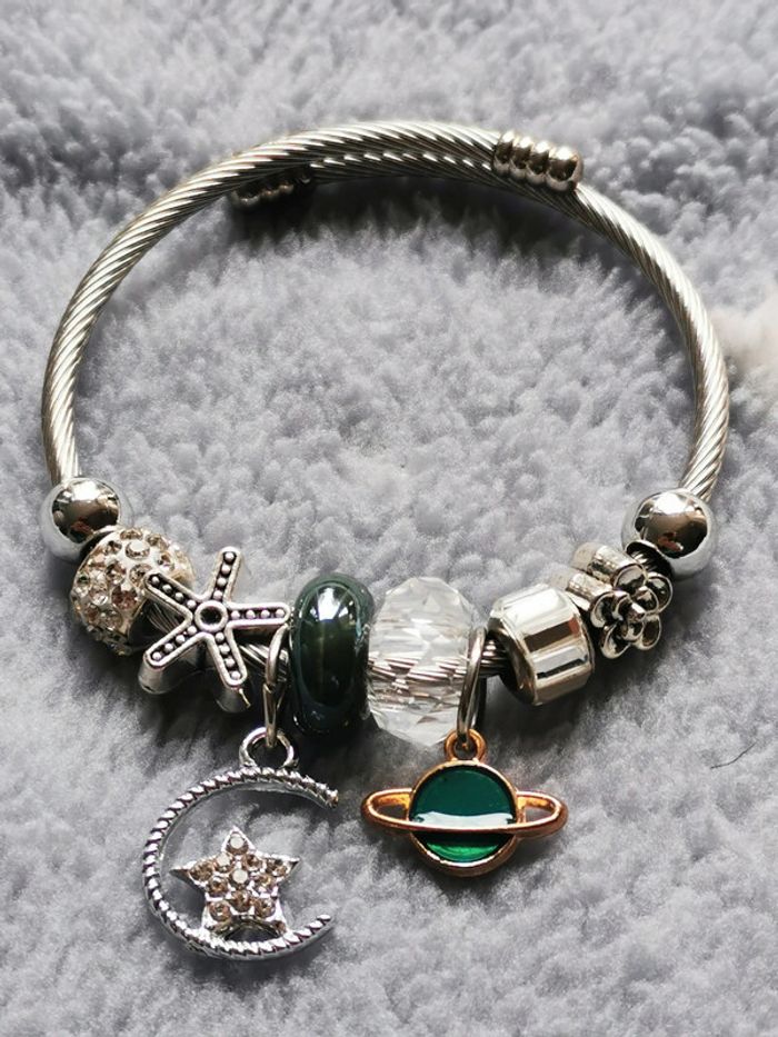 Bracelet argenté avec pendentifs - photo numéro 4