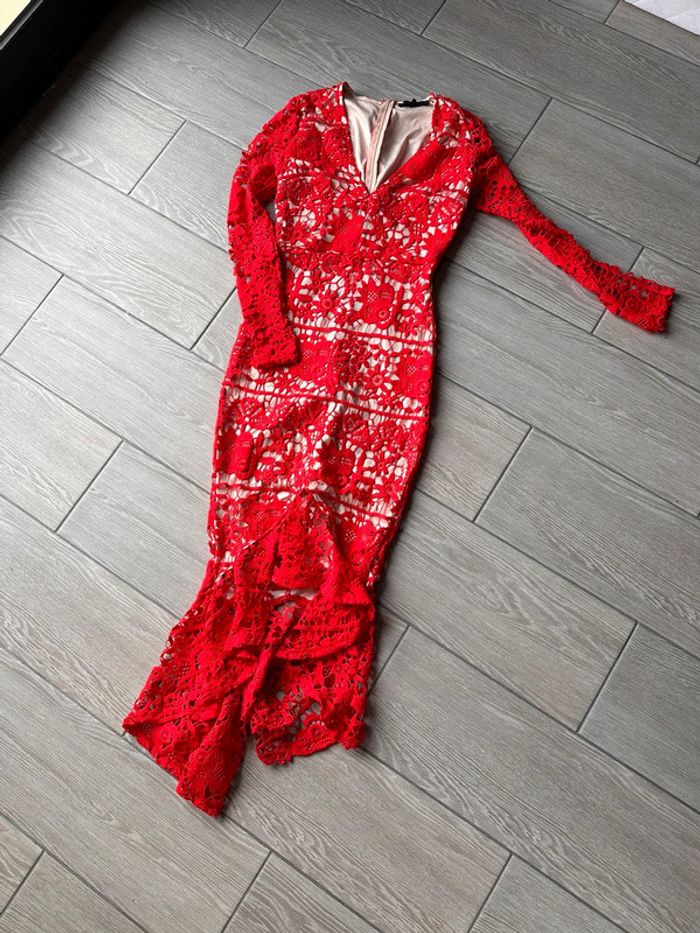 Robe dentelle rouge