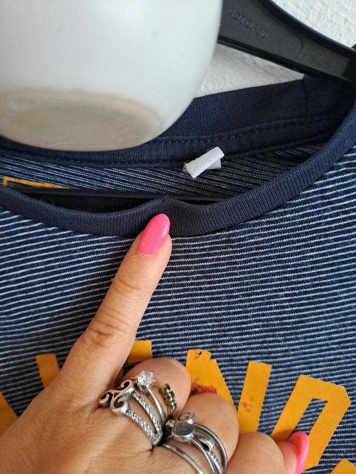 Tee-shirt manches longues garçon rayé bleu marine friends renard raton laveur C&A 8 ans - photo numéro 4