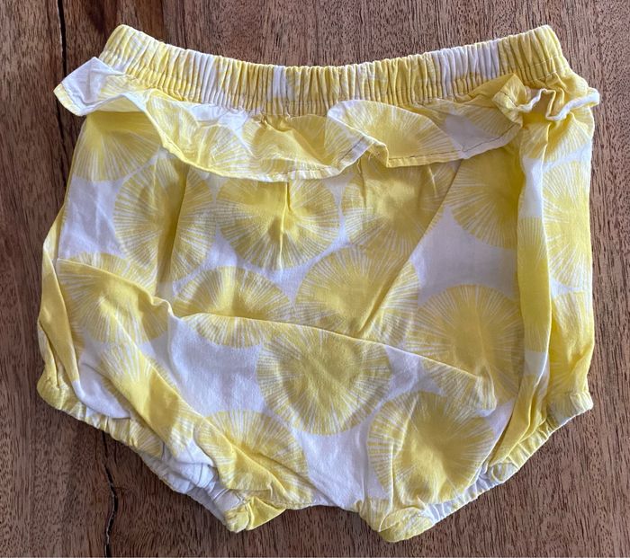 Ensemble citron , robe , chapeau et culotte - photo numéro 6