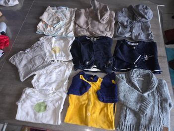 Lot 11 vêtements garçon hiver 6mois