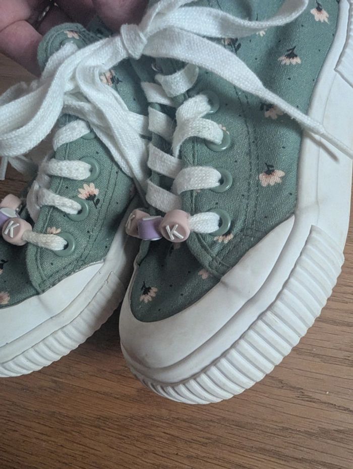 chaussures type Converse à fleur - photo numéro 3