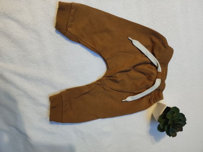 Pantalon sarouel léger moutarde foncé garçon - Taille 2/4 mois / 62 - Zeeman - photo numéro 2