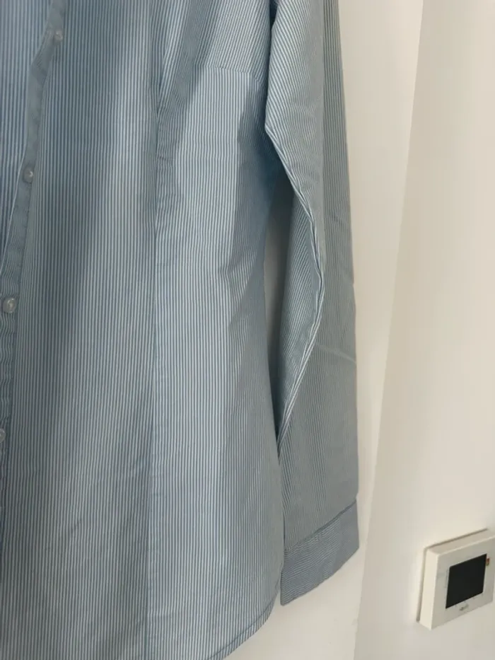 Chemise cintrée blanche et bleue - photo numéro 2