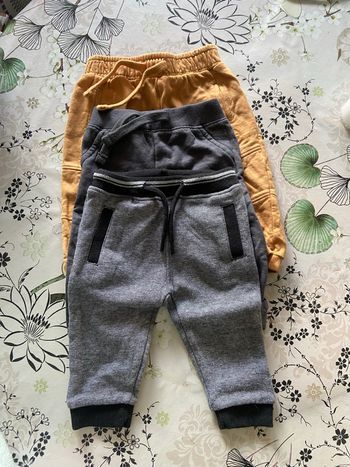3 pantalons  9 mois