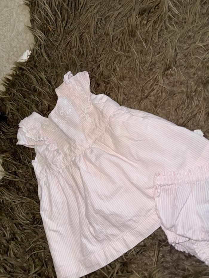 Robe et sa culotte 6 mois excellent état - photo numéro 3