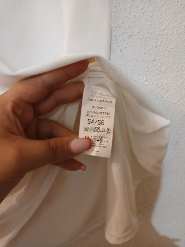 Blouse blanche legere /joli dos taille 54/56 - photo numéro 3