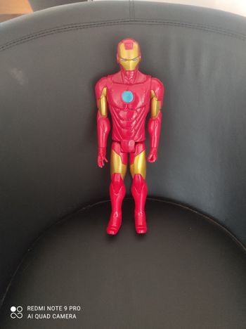 Figurine iron man