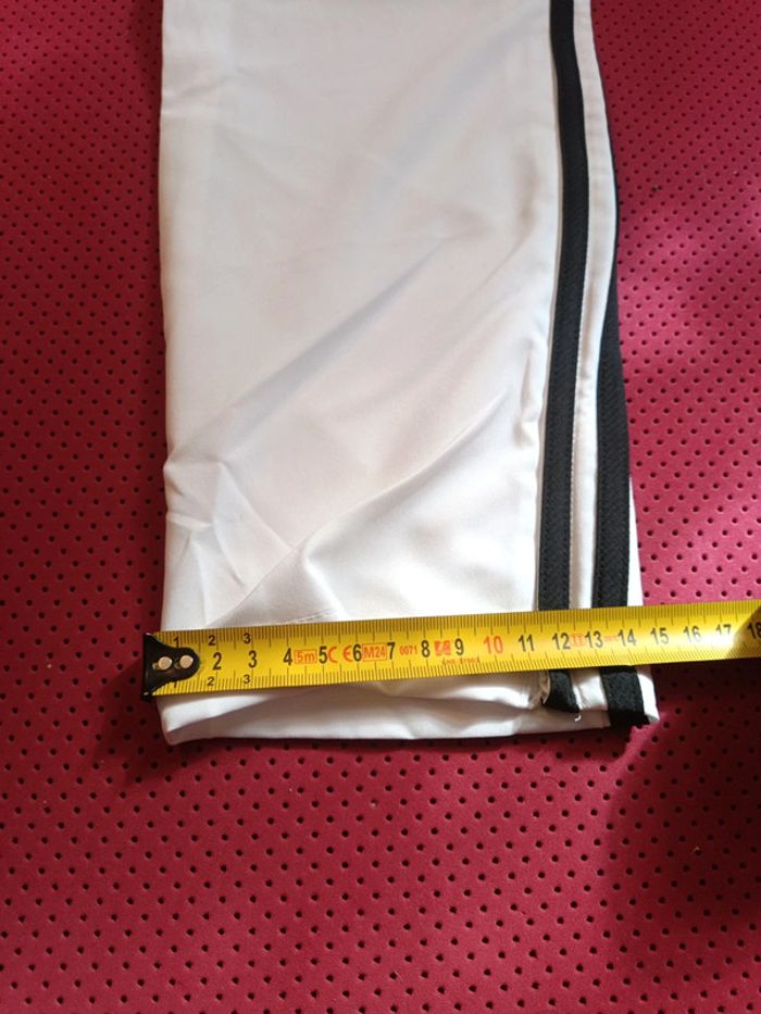 Pantalon de foot Real Madrid, Adidas Authentique Officiel taille enfant 15/16 ans, Neuf - photo numéro 14