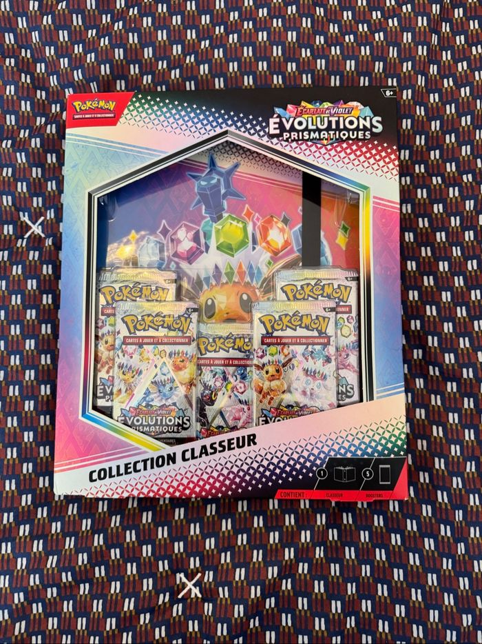 Coffret Classeur Pokémon Évolutions Prismatiques