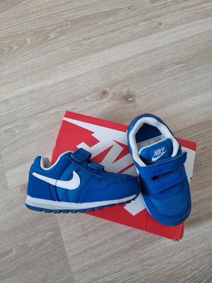 Baskets Nike 22