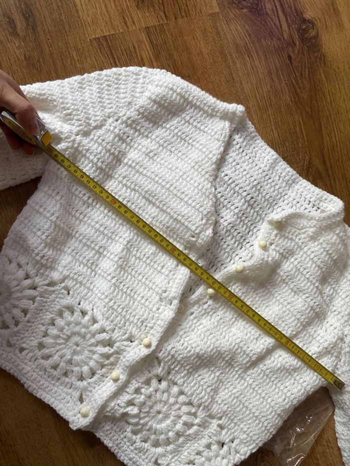 Gilet veste femme ou fille neuf blanc en laine fait main - photo numéro 7