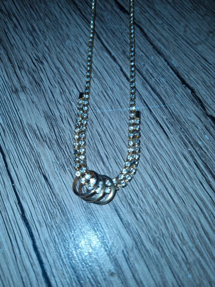 collier fantaisie de couleur or - photo numéro 2